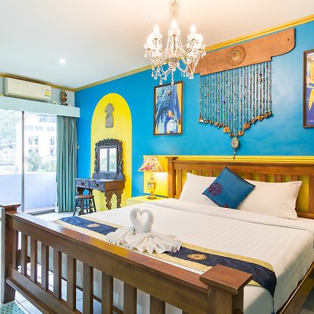 Barefoot Hotel Kalim Beach Front Patong Екстер'єр фото
