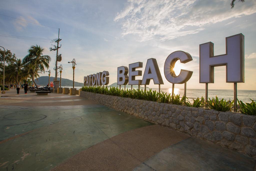 Barefoot Hotel Kalim Beach Front Patong Екстер'єр фото