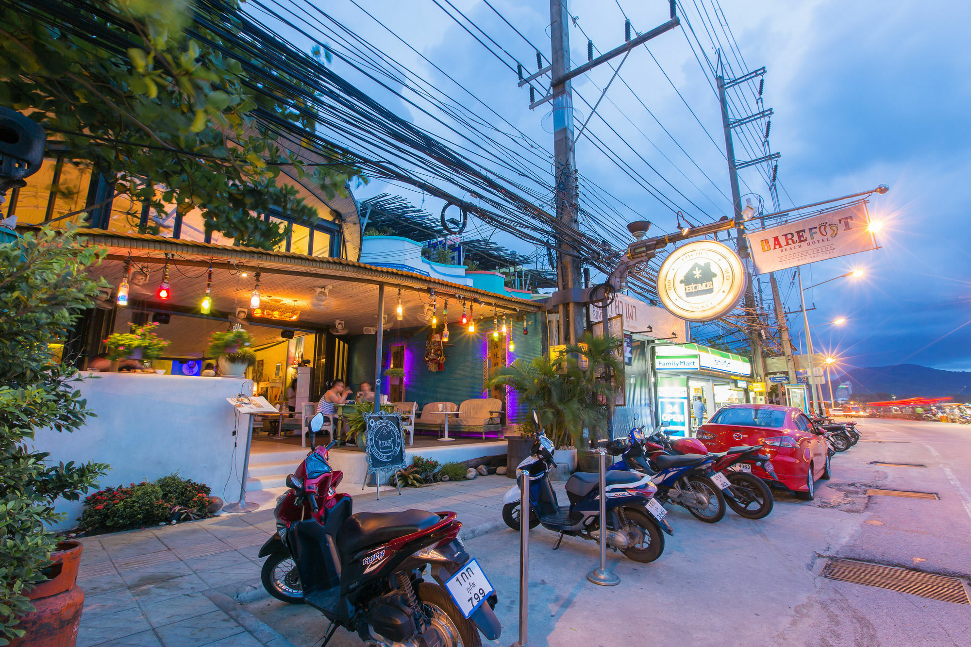 Barefoot Hotel Kalim Beach Front Patong Екстер'єр фото