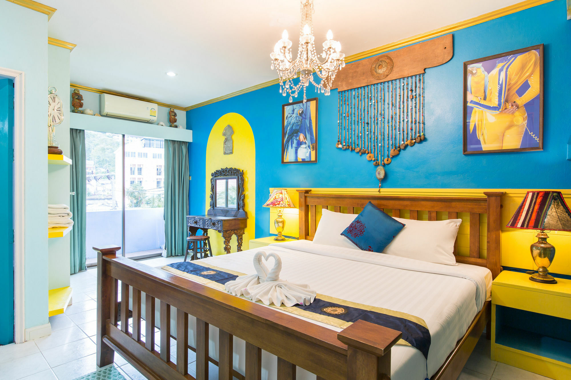 Barefoot Hotel Kalim Beach Front Patong Екстер'єр фото
