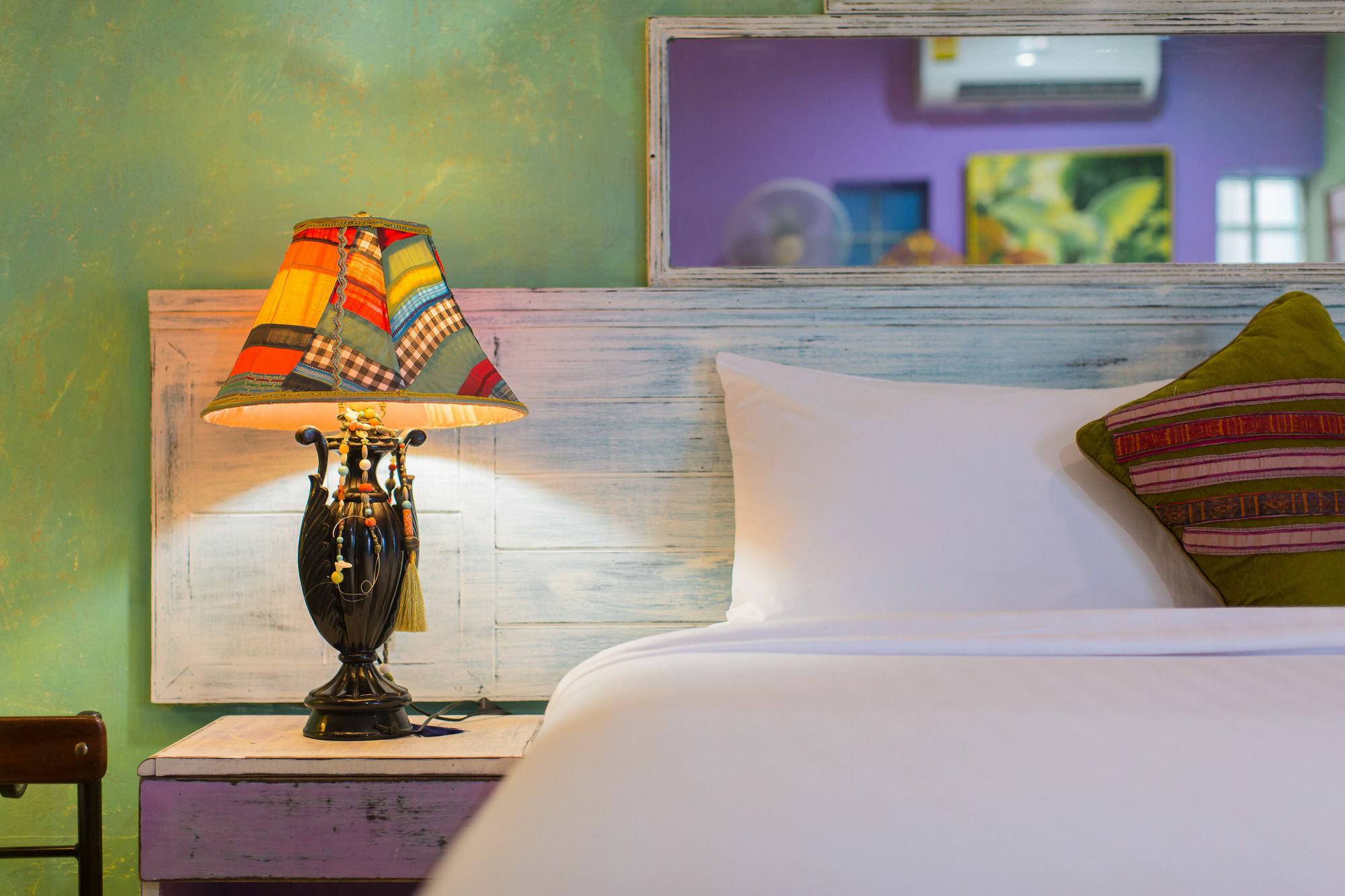 Barefoot Hotel Kalim Beach Front Patong Екстер'єр фото