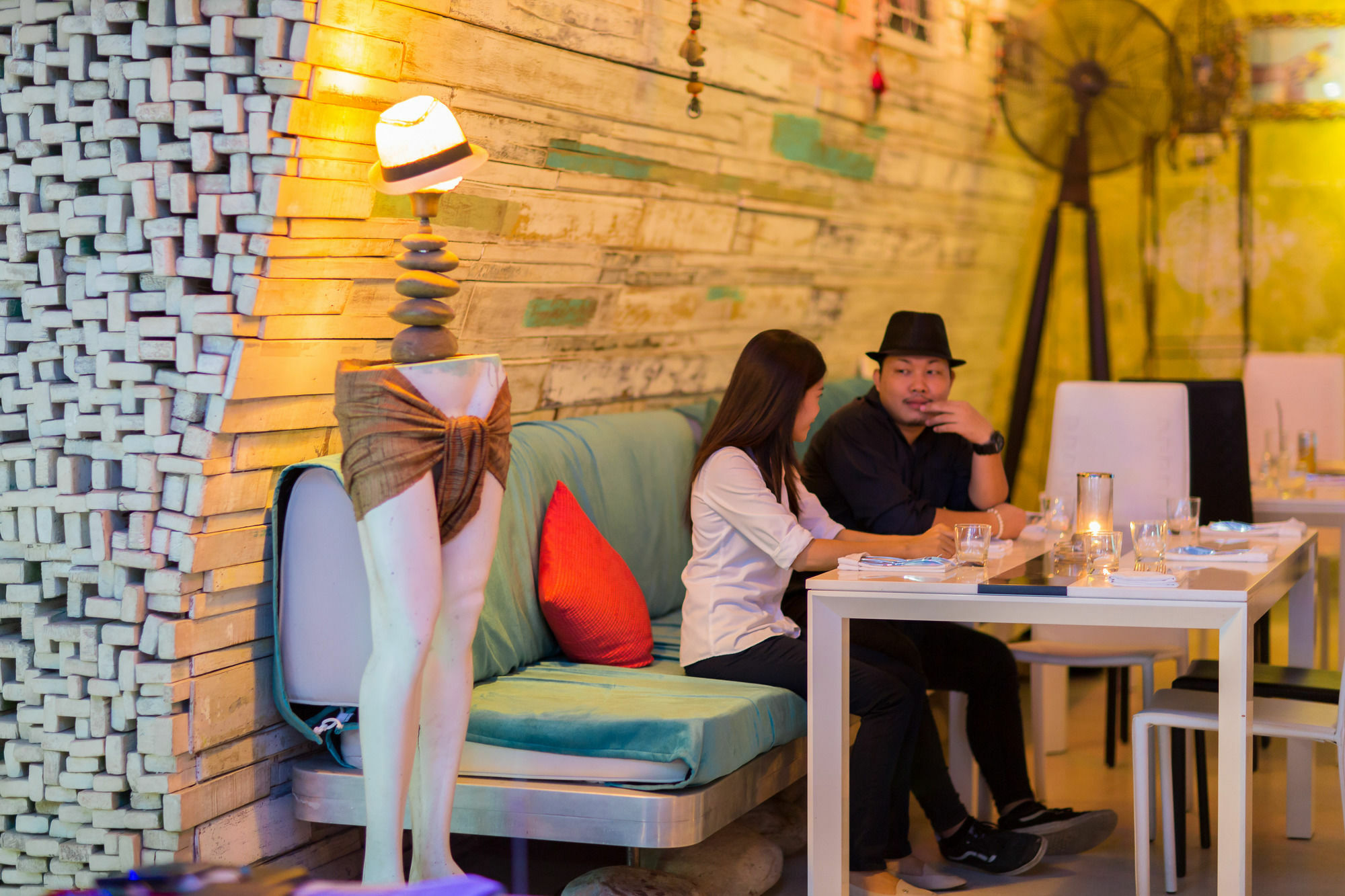 Barefoot Hotel Kalim Beach Front Patong Екстер'єр фото